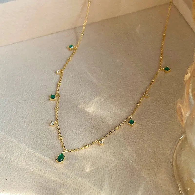 EMERALD GLOW NECKLACE